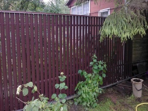 Забор из евроштакетника с бетонированием столбов 28 метров фото в Томилино