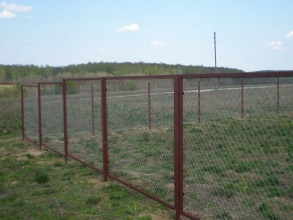 Забор из сетки рабицы в натяг секционный 12 метров фото в Томилино